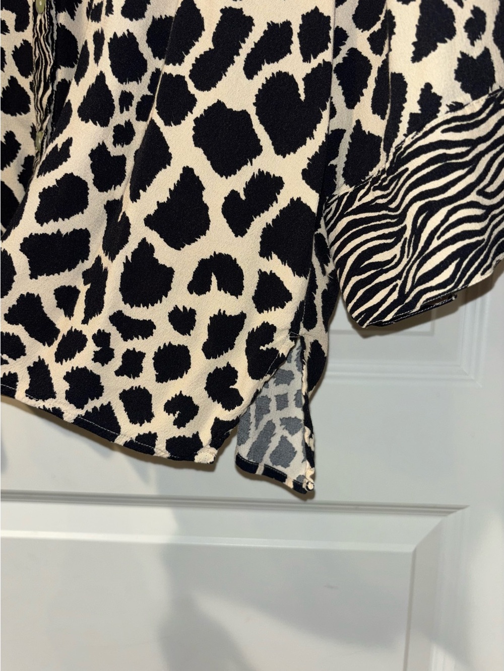 Alfred Dunner Leopard Zebra Print Button-Up Shirt – XL - Picture 5 of 6